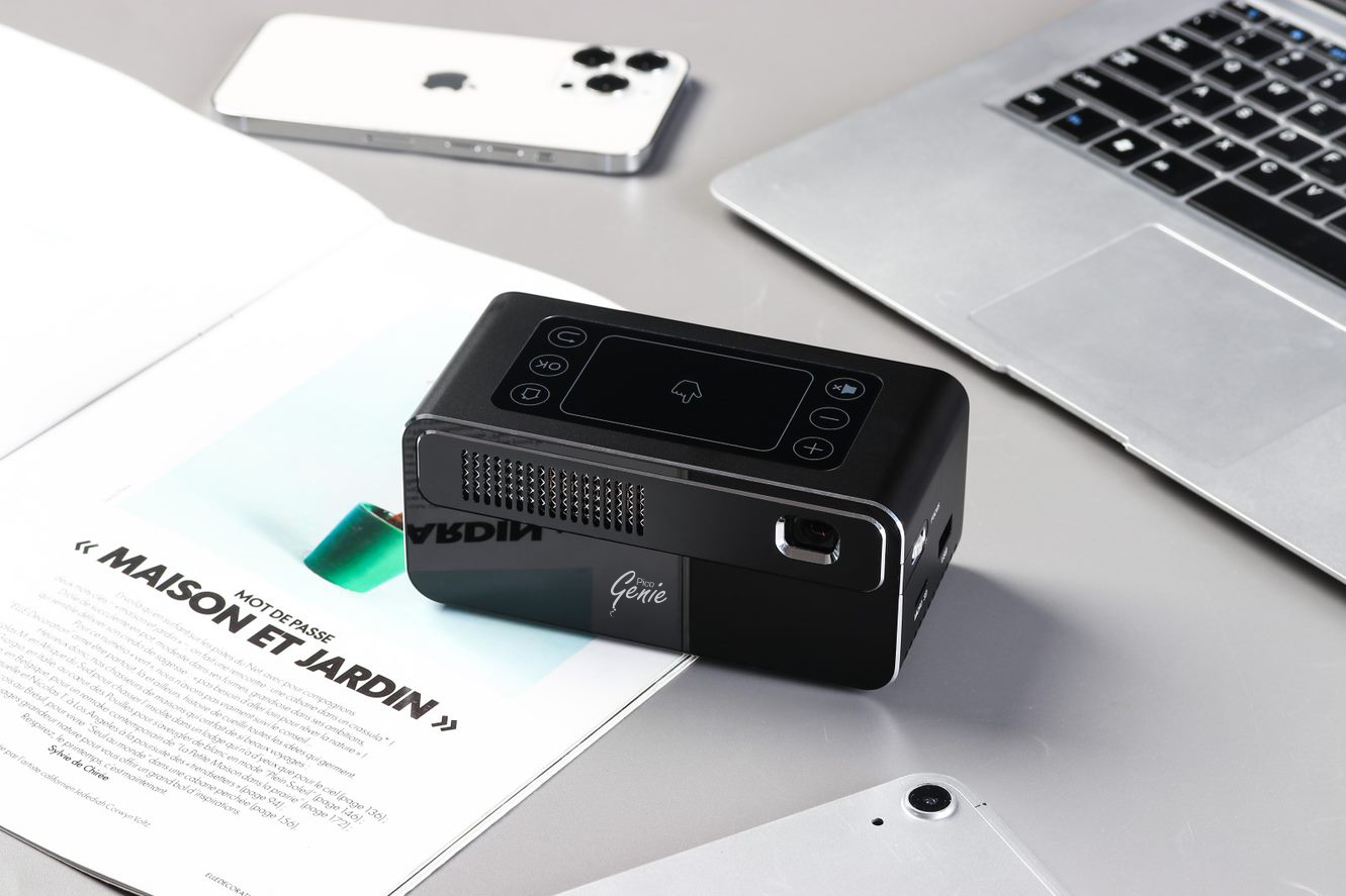 pico genie projector