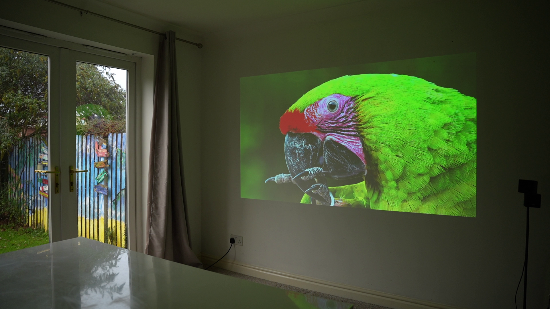 Pico Genie M550 Plus 4.0 Smart Projector (650 lms Full HD Ultra Portable)